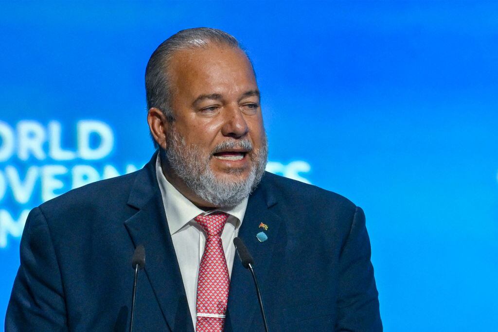 El primer ministro de Cuba, Manuel Marrero Cruz, habla durante un evento internacional