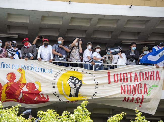 Masiva manifestación contra el gobierno de Nayib Bukele en San Salvador