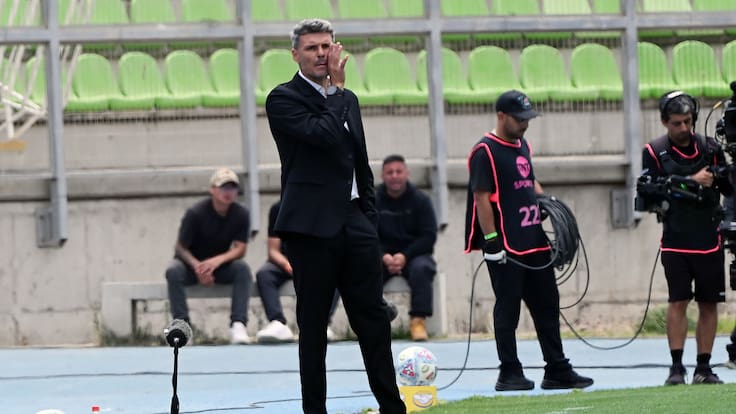 A petición de Fernando Ortiz: el puesto que es prioridad en Colo Colo para su siguiente refuerzo