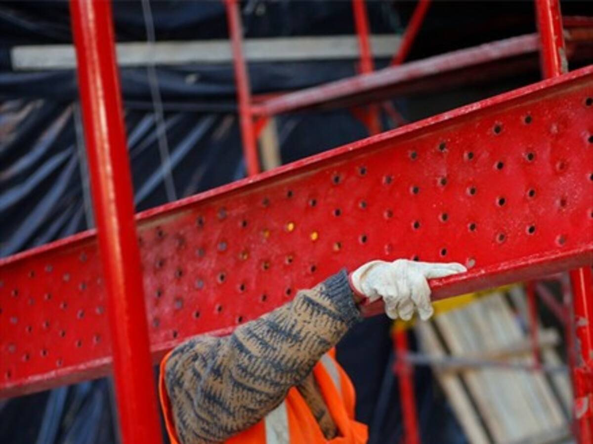 Trabajadores chilenos están entre los que más buscan otro empleo en paralelo