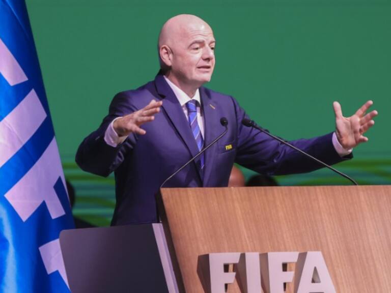 Gianni Infantino busca remuneraciones equitativas para jugadores y jugadoras en los próximos Mundiales