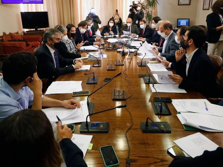 Comisión de Trabajo aprueba en particular proyecto del Gobierno de «retiro acotado»