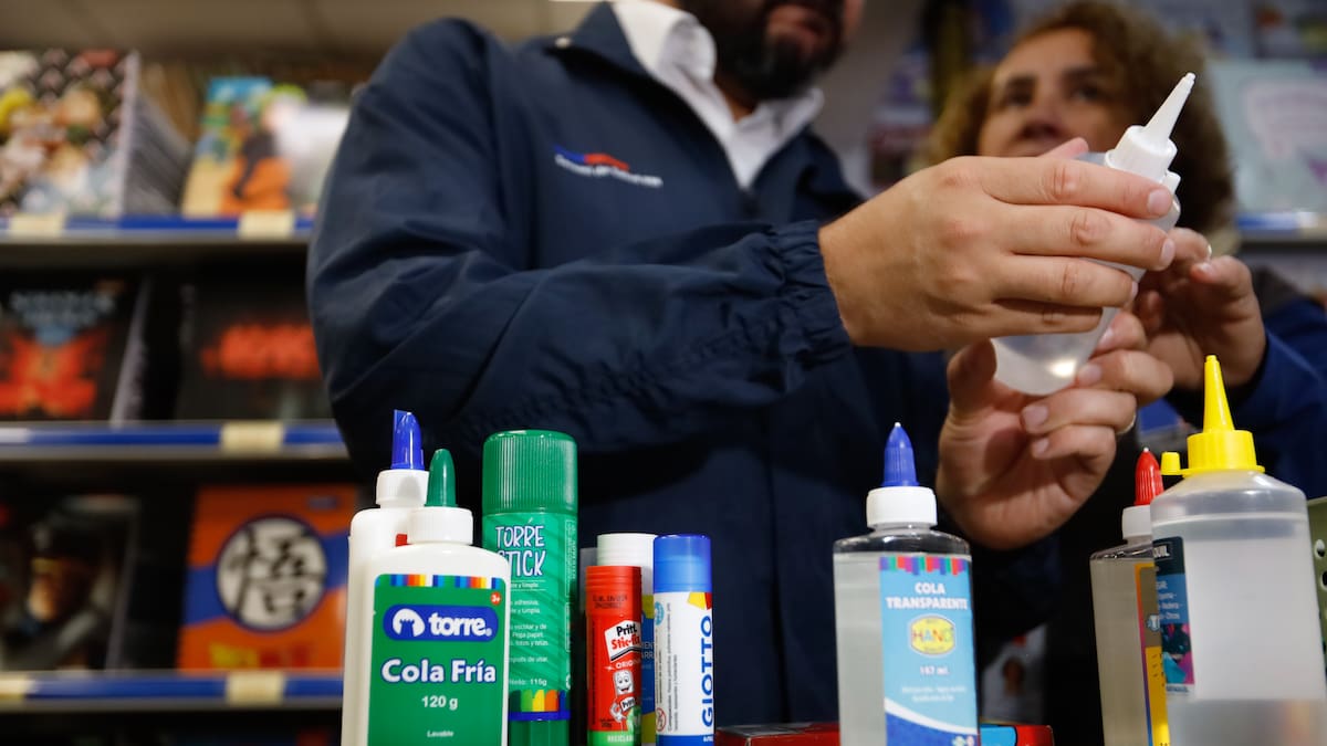 ¿Cómo gastar menos en útiles y uniformes escolares? Nuevo comparador cotiza entre más de 150 mil precios (ojo al lápiz pasta)