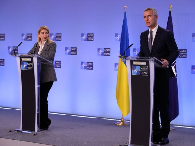 El secretary general de la OTAN Jens Stoltenberg reunido con la vice primer ministra de Ucrania Olga Stefanishyna