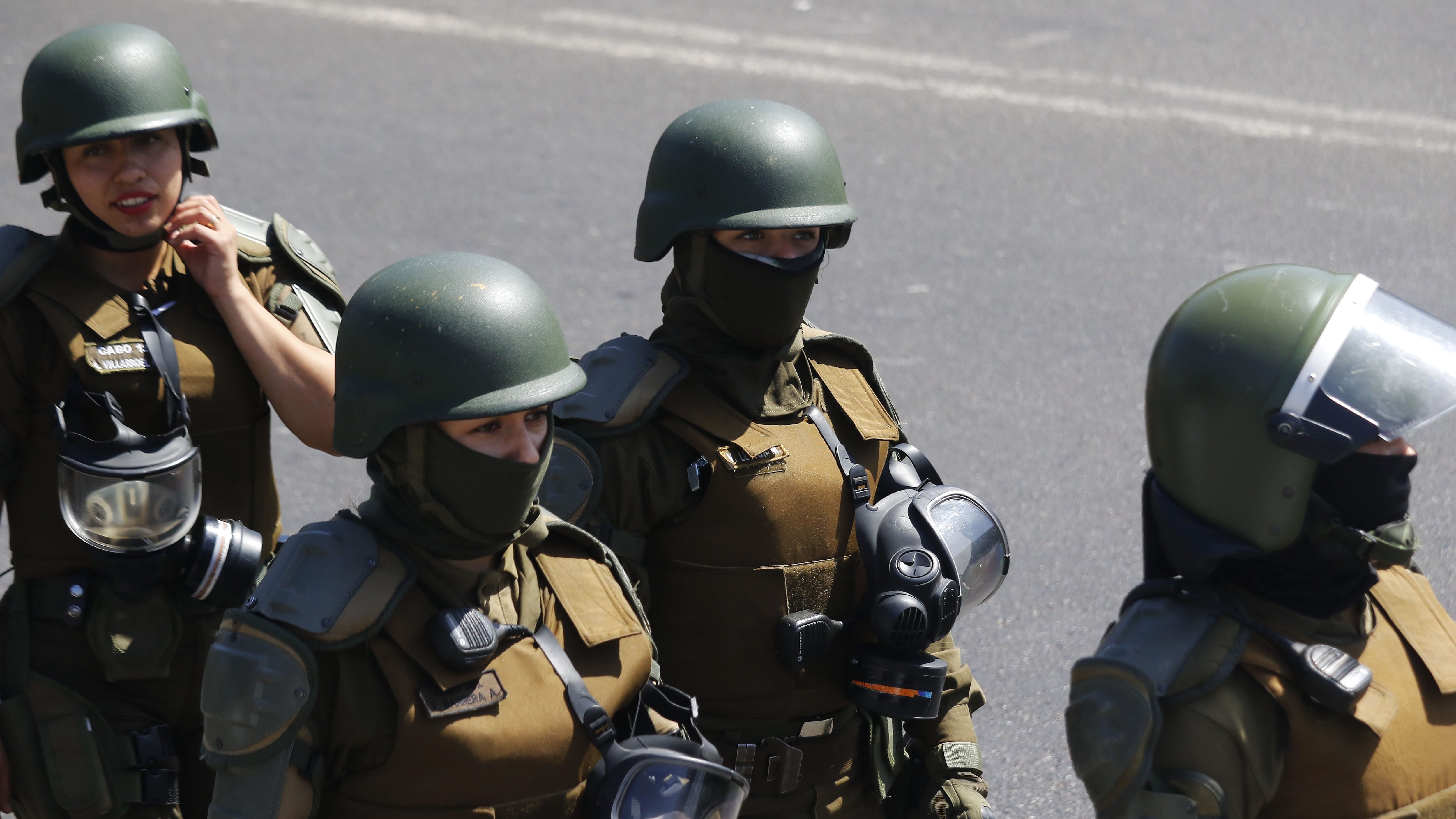 08 DE MARZO DE 2020/VALPARAISOPiquete de carabineras mujeres escolta la marcha feminista en conmemoracion del Dia Internacional de la Mujer.
FOTO: LEONARDO RUBILAR CHANDIA/AGENCIAUNO