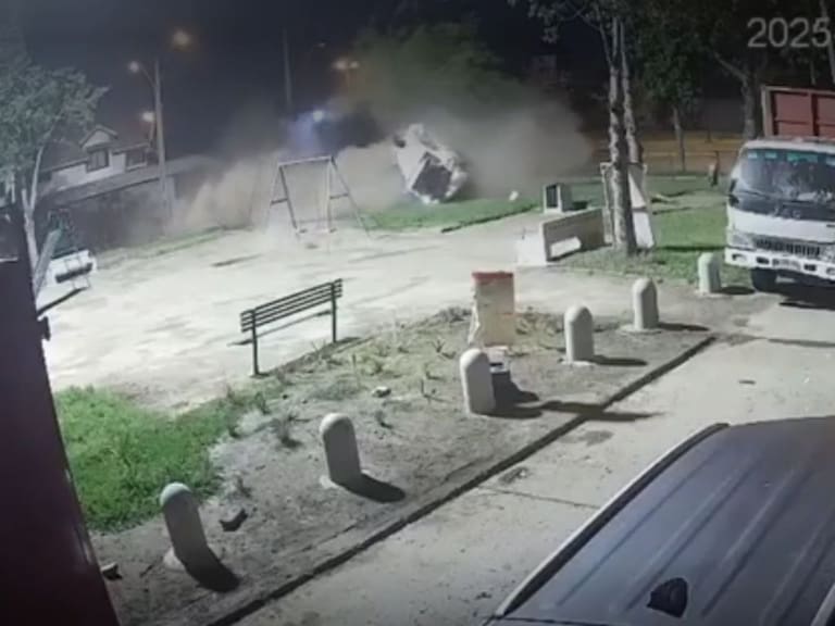 Impactante video muestra brutal choque en La Pintana: conductor murió tras perder el control