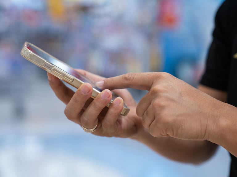 ¿Qué significa que aparezca 5G, 4G o 3G en la señal de mi celular en Chile?