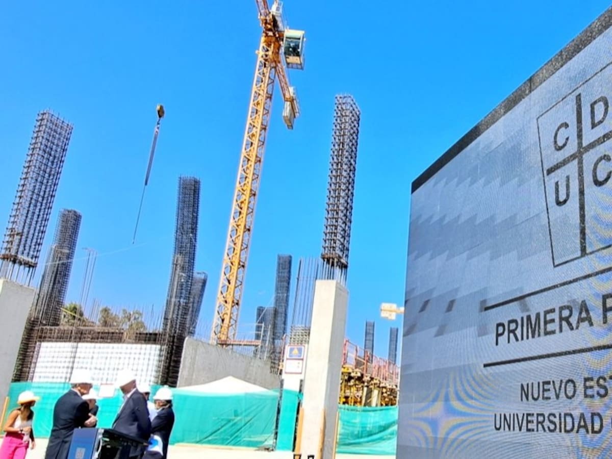 La UC pone la primera piedra para la construcción del nuevo San Carlos de Apoquindo: «El proyecto va bien encaminado»