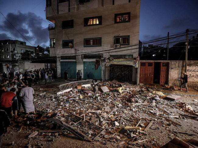 Edificio destruido por el bombardeo israelí sobre Gaza