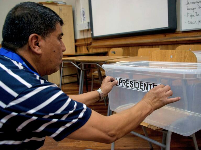 Servel publica nómina de vocales de mesa para las Elecciones 2025: ¿Cómo saber si fuiste llamado?