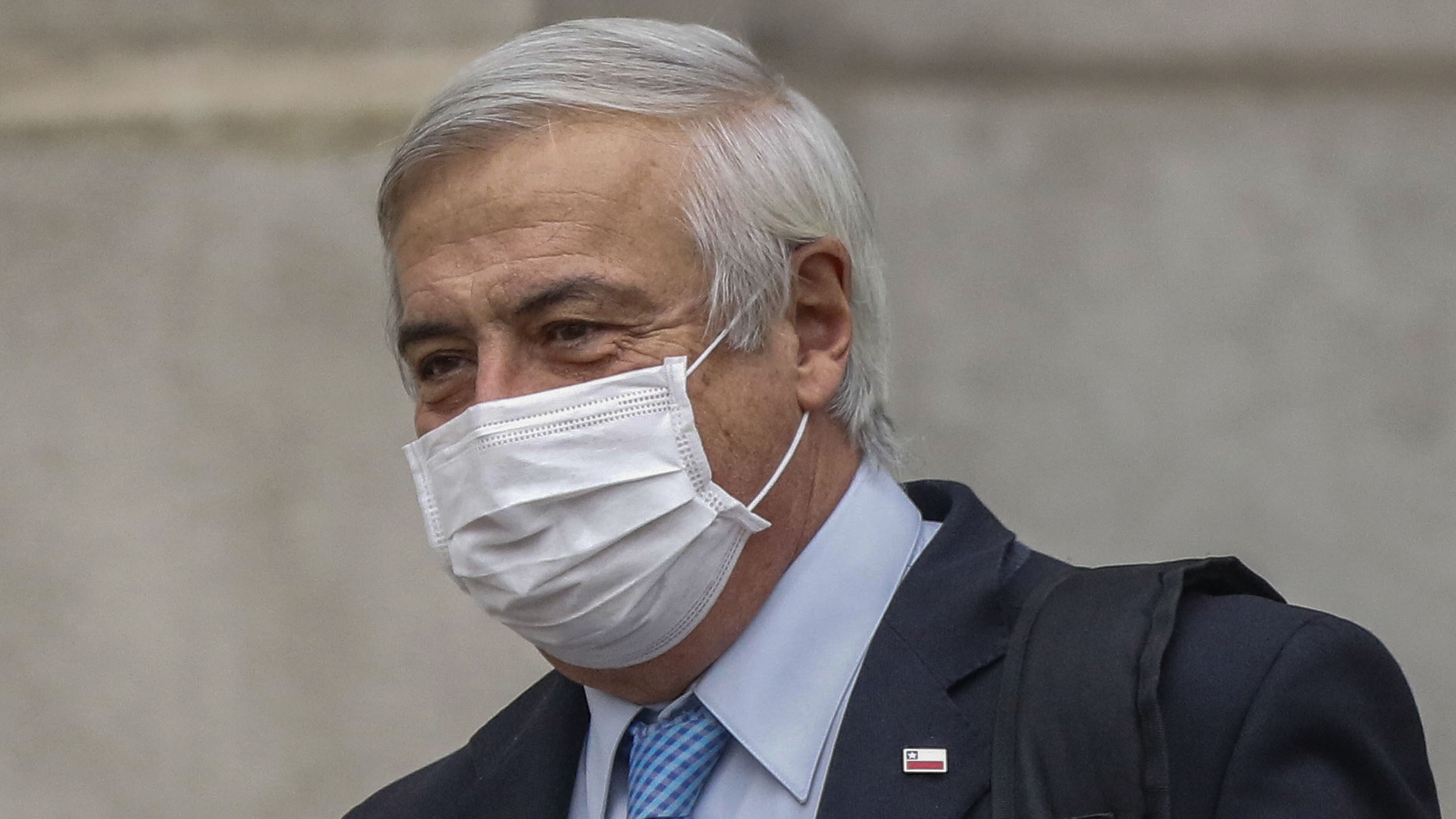23 de abril del 2020/SANTIAGOEl ministro de Salud, Jaime Mañalich, se retira del Palacio de La Moneda, tras realizar el balance, de contagiados y fallecidos por el covid 19.
FOTO: SEBASTIAN BELTRAN GAETE/AGENCIAUNO