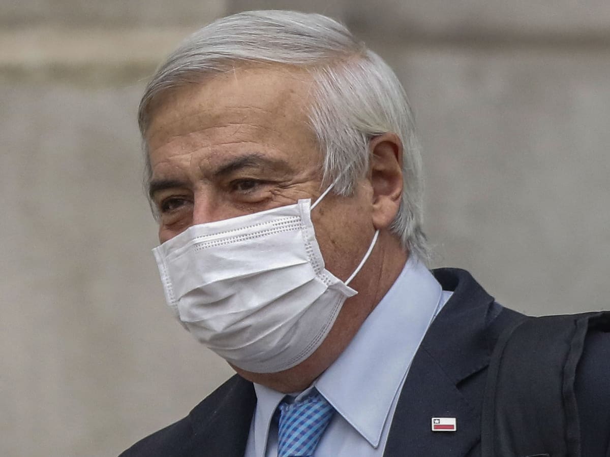Ministro Mañalich instruyó a prestadores privados de salud a duplicar disponibilidad de camas con ventilación mecánica invasiva