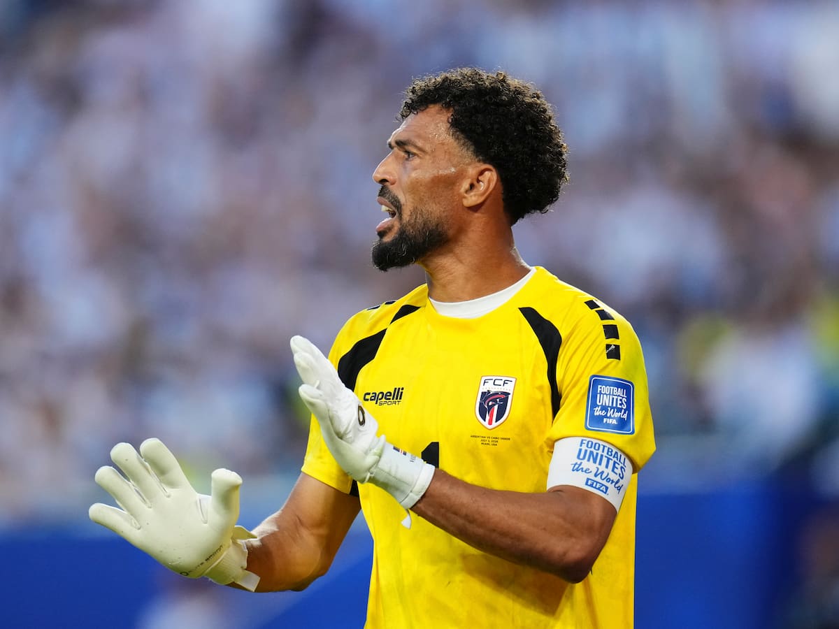 Cambio de última hora en el arribo de Vozinha a Colo Colo: hay nueva fecha para su llegada a Chile