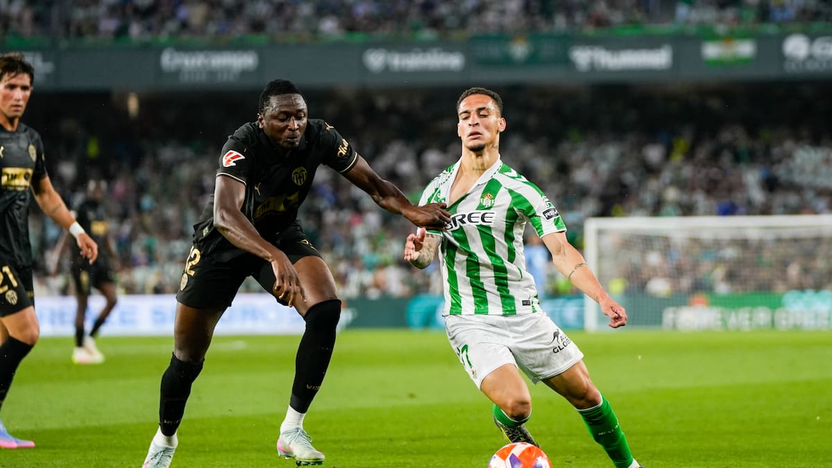 Con la mente en la final de la Conference League: Real Betis despide al Benito Villamarín con un empate