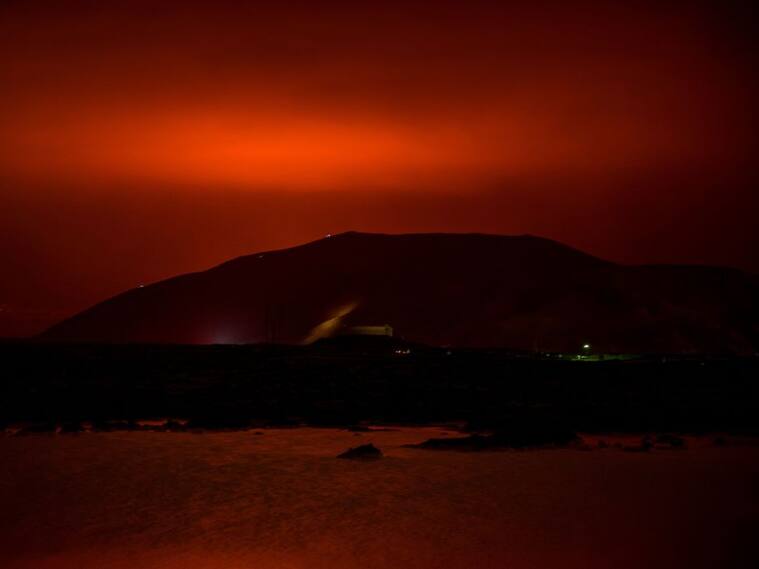 La erupción en Fagradalsfjall enrojeció el cielo de Islandia