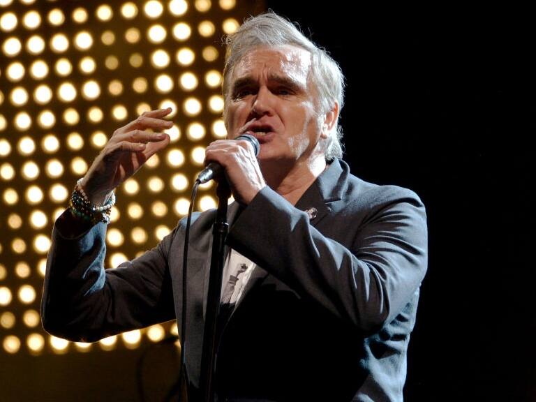 Confirman que concierto de Morrissey en Chile se pospone tras contraer dengue
