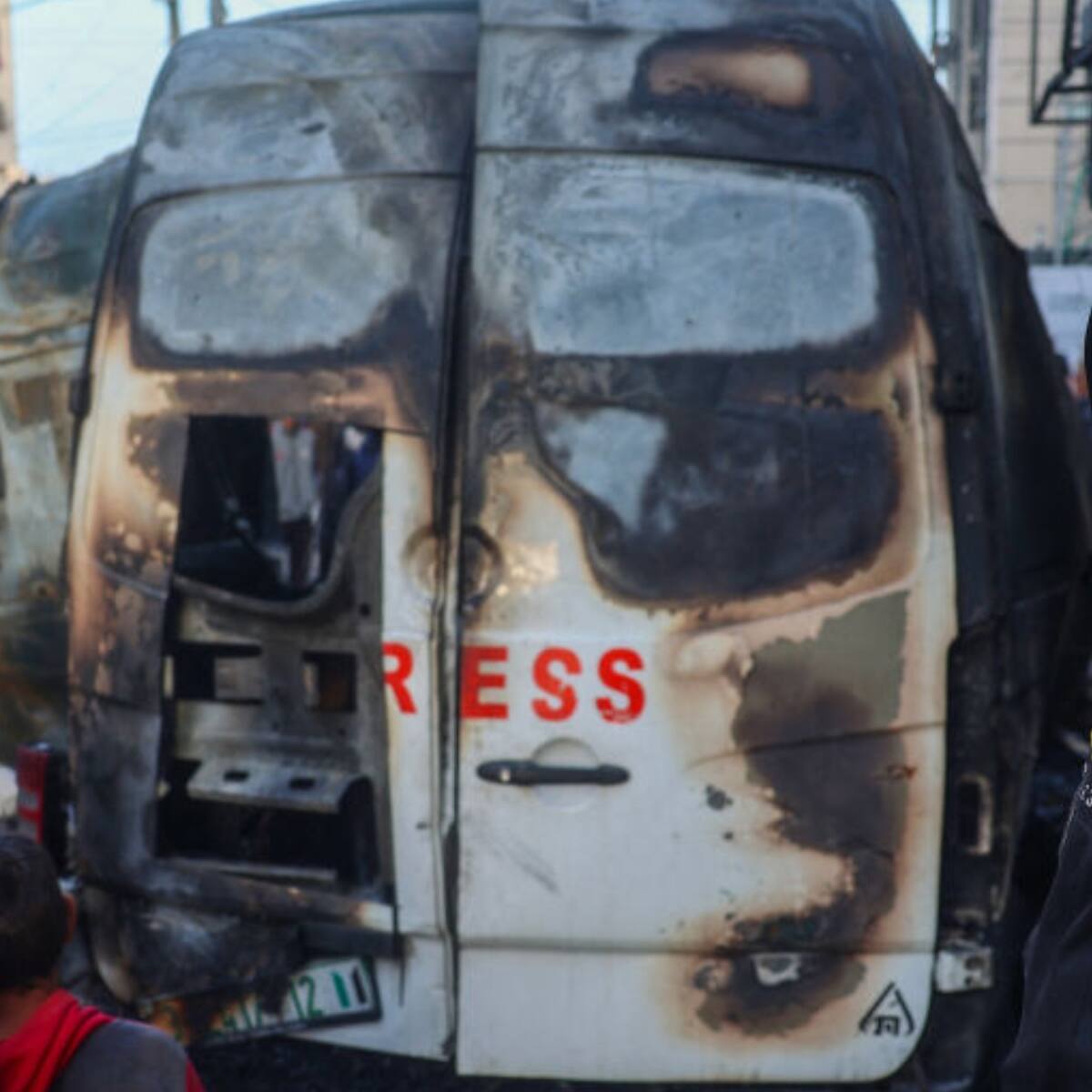 Israel mata a cinco periodistas en Gaza: bombardeó furgón de prensa que se encontraba en hospital