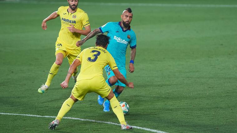 VILLARREAL, SPAIN - JULY 05: Arturo Vidal of FC Barcelona and Raul Albiol of Villarreal in action during the spanish league, LaLiga, football match played between Villarreal CF and FC Barcelona at La Ceramica Stadium on July 05, 2020 in Villarreal, Castellon, Spain. (Photo by MJ Segovia / AFP7 / Europa Press Sports via Getty Images)