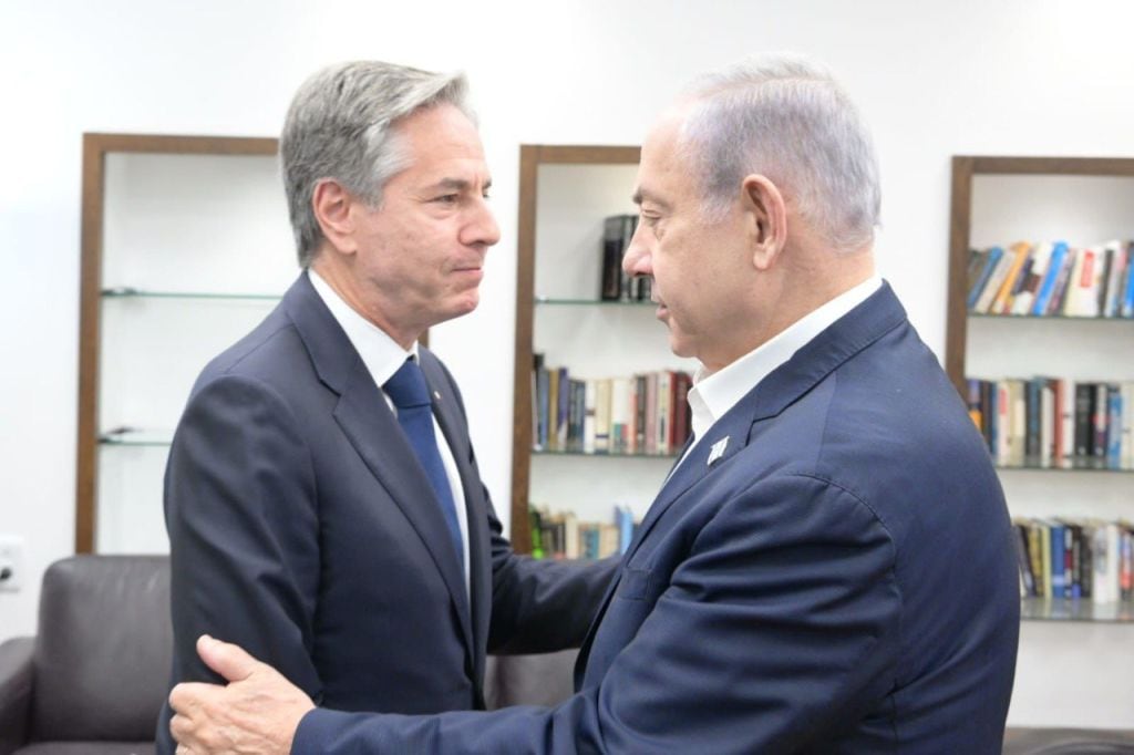 Benjamin Netanyahu junto a uno de sus aliados el canciller de Estados Unidos Antony Blinken