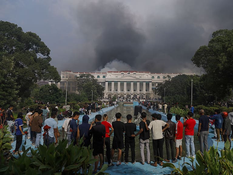 Caos en Nepal: la protesta del “Gen-Z” que terminó con el palacio presidencial en cenizas y la renuncia del primer ministro