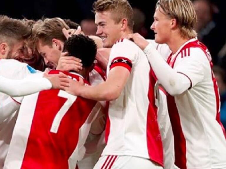 Liga holandesa comunicará a la UEFA que desea dar por finalizada la temporada debido al coronavirus