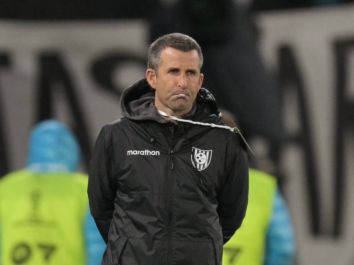 “No hemos estado a la altura”: La autocrítica del DT de Huachipato tras caer ante Racing en Copa Sudamericana