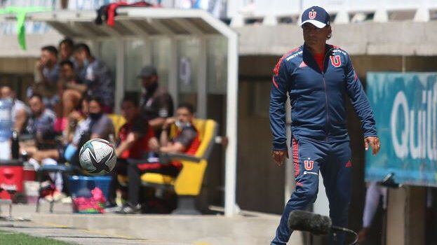 Esteban Valencia seguirá dirigiendo a Universidad de Chile