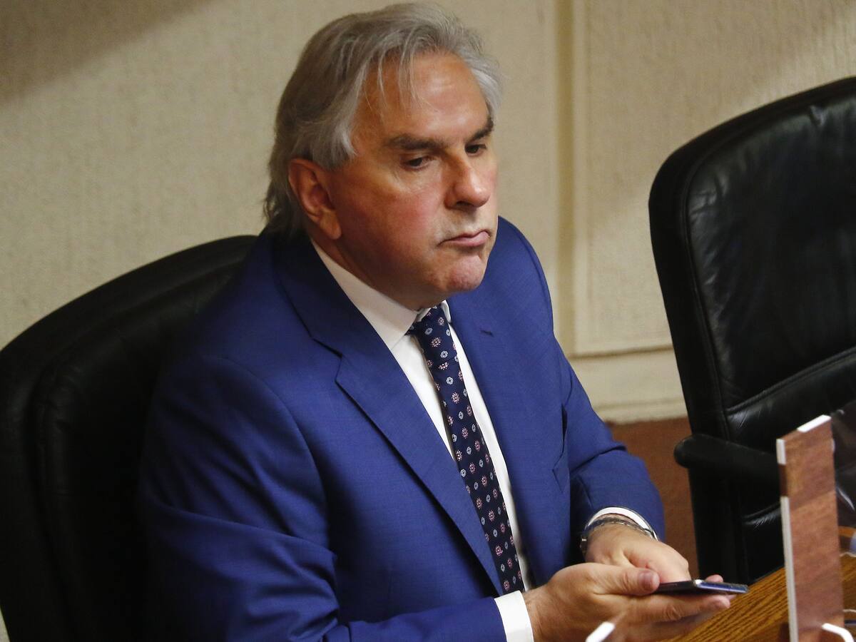 Senador Iván Moreira y debate sobre escaños reservados: «Aquí no se trata de un traje a la medida de la izquierda»