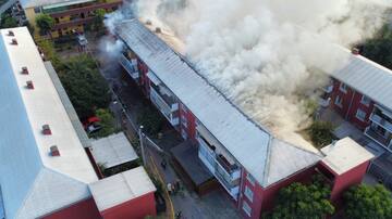 Incendio afectó a seis departamentos en Renca: cerca de 200 bomberos trabajan en la emergencia