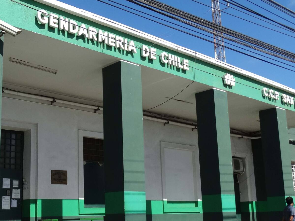 Gendarmería inicia sumario en cárcel de San Antonio: apartan a los dos máximos cargos de la institución en el recinto