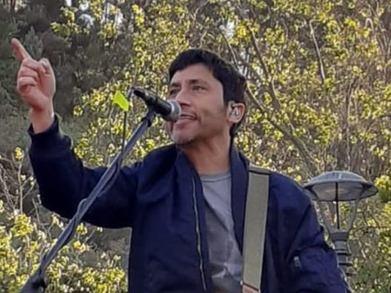 «Estos inmundos»: Claudio Narea arremete contra «Sin Filtros» y sus panelistas de derecha