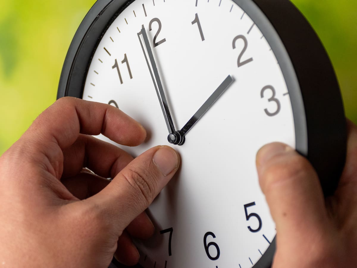 Se viene el cambio de hora en Chile: estas son las regiones que NO deben ajustar sus relojes