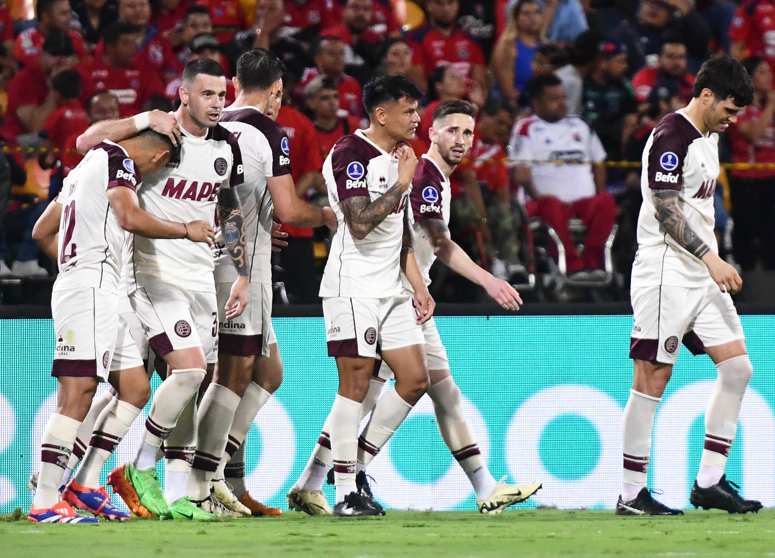 Lanús fue hasta Medellín para meterse entre los cuatro mejores de la Copa Sudamericana 2024 | Getty Images