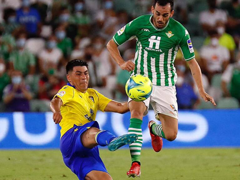 El palo se lo negó: la gran ocasión que tuvo Tomás Alarcón para anotarle al Betis de Manuel Pellegrini por la Liga Española