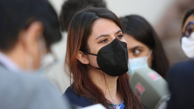 Constanza Martínez, 1024x576 jpg ok