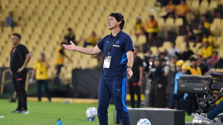 Garnero explica su molestia en el banco pese al triunfo de la UC en Guayaquil: “Me daba intranquilidad…”