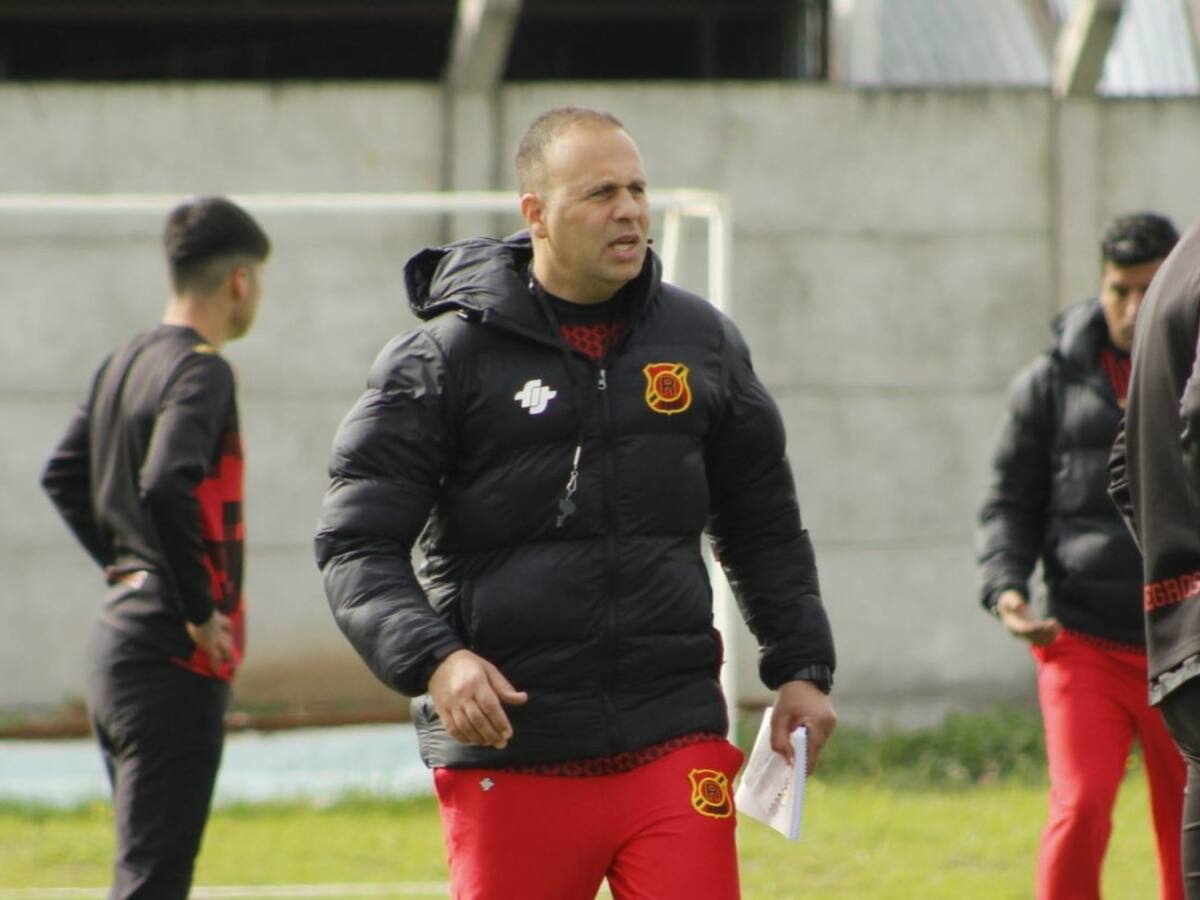 Nuevo caído en la Primera B: Juan José Luvera es destituido como entrenador de Rangers de Talca