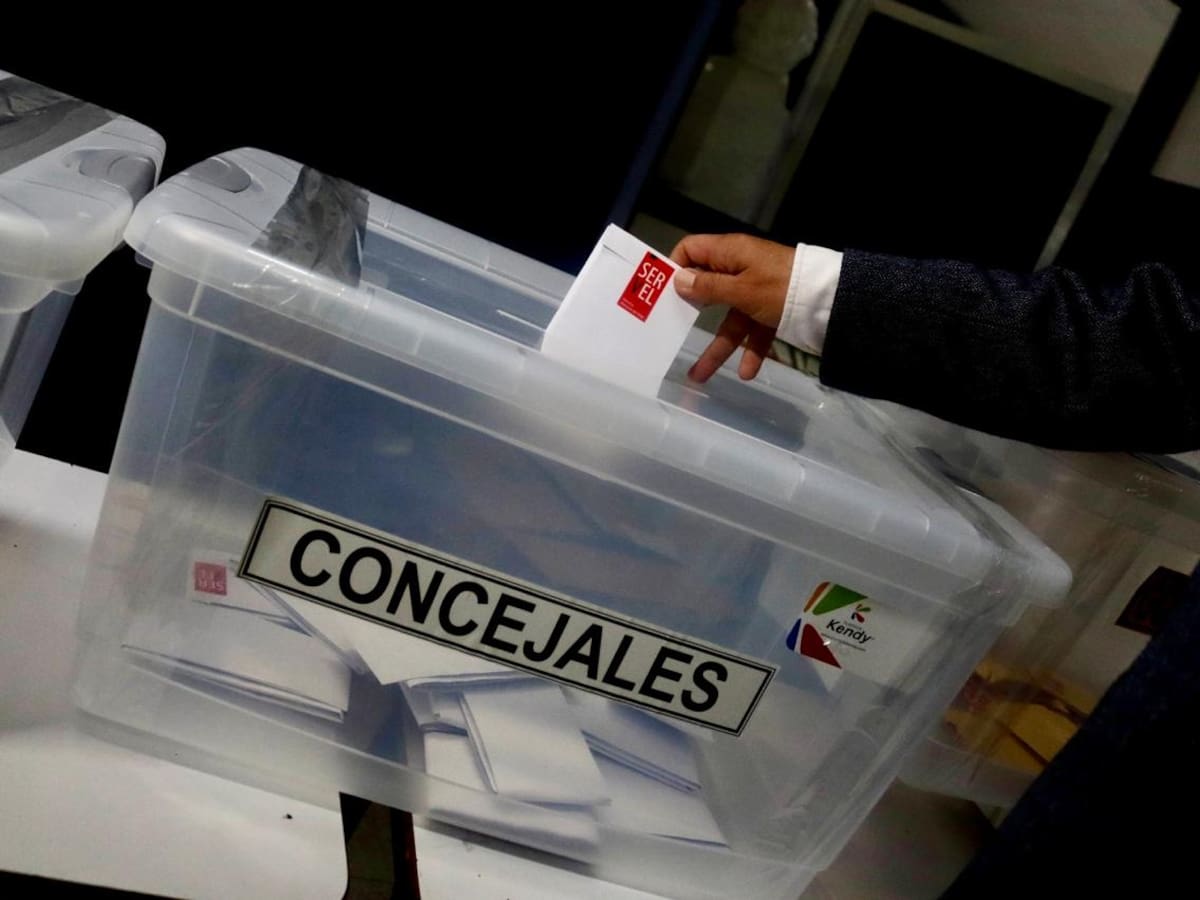 ¿Cuánto gana un concejal en Chile y cuáles son sus labores?