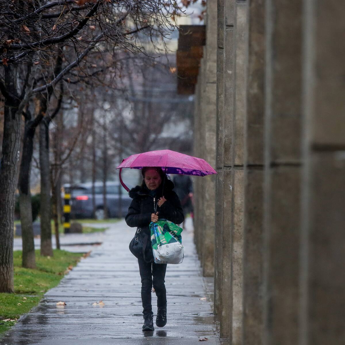 El increíble récord que dejó la lluvia en Santiago por sistema frontal: información oficial