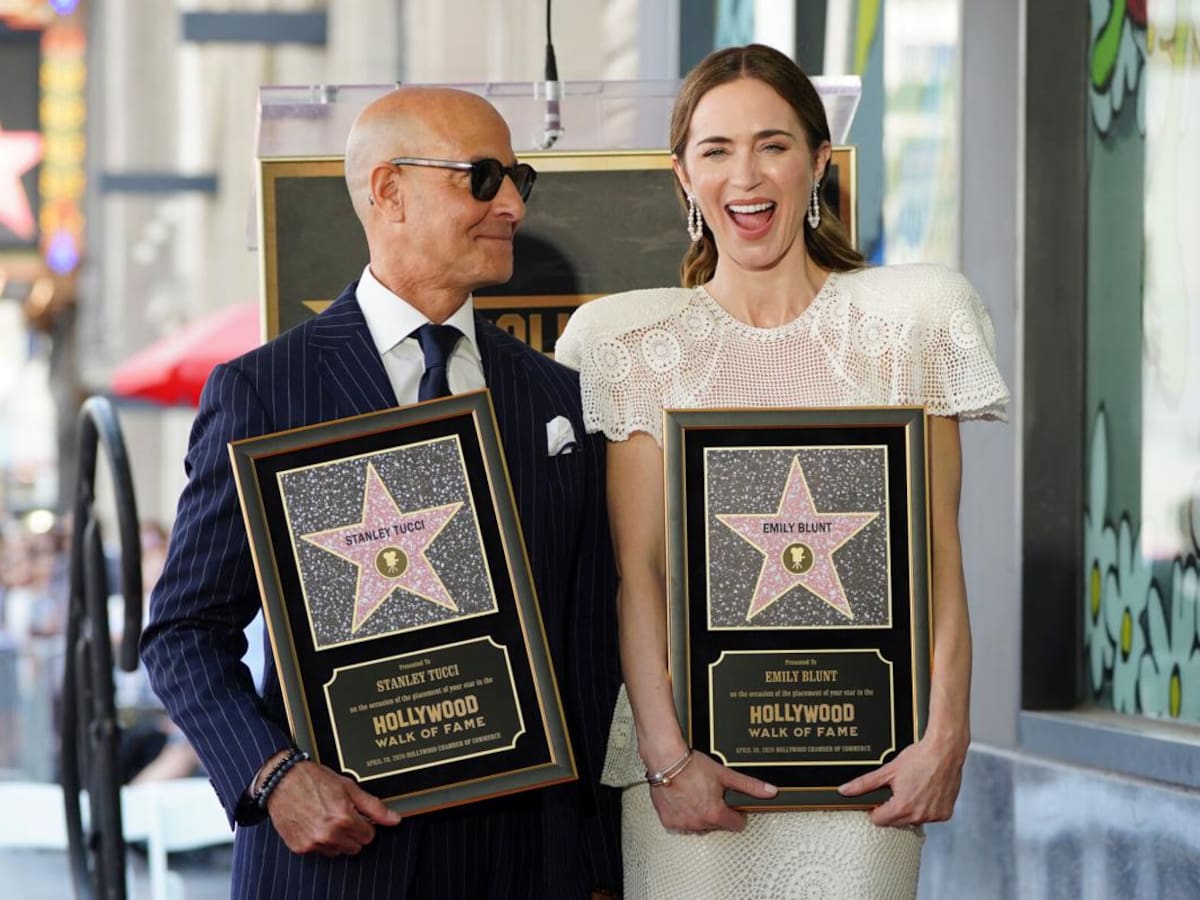 Sin el diablo pero fieles a la moda: Emily Blunt y Stanley Tucci reciben su estrella en el paseo de la fama de Hollywood