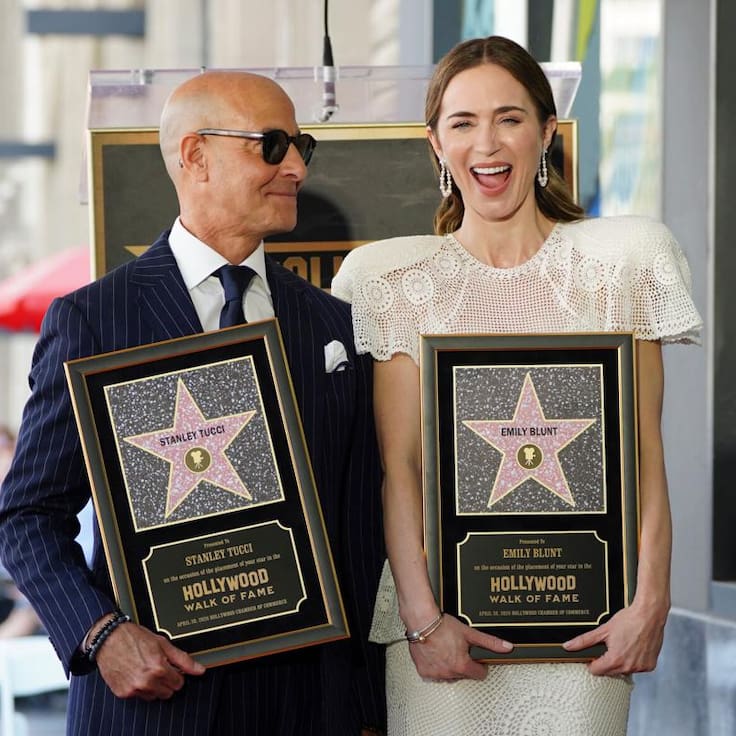 Sin el diablo pero fieles a la moda: Emily Blunt y Stanley Tucci reciben su estrella en el paseo de la fama de Hollywood
