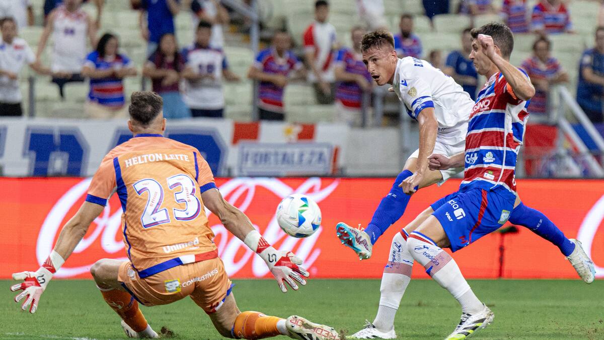 Kuscevic sale lesionado del cruce ante Vélez Sarsfield por octavos de final de Copa Libertadores