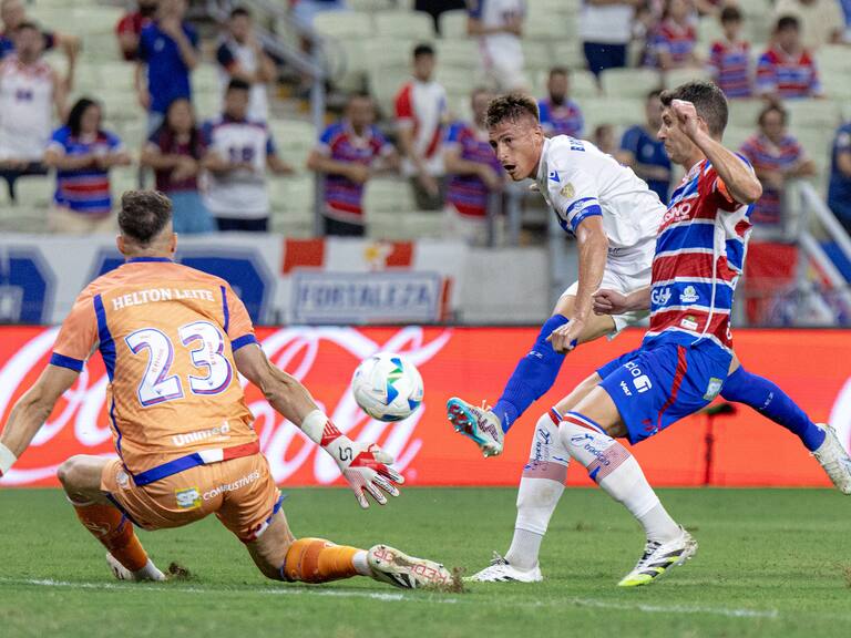 Kuscevic sale lesionado del cruce ante Vélez Sarsfield por octavos de final de Copa Libertadores