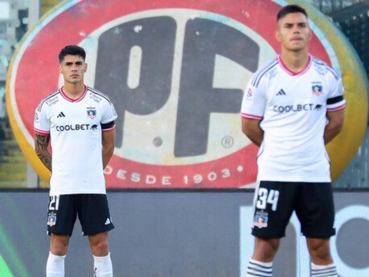 El emotivo gesto de los hinchas de Colo Colo para Erick Wiemberg en duelo ante Deportes Copiapó