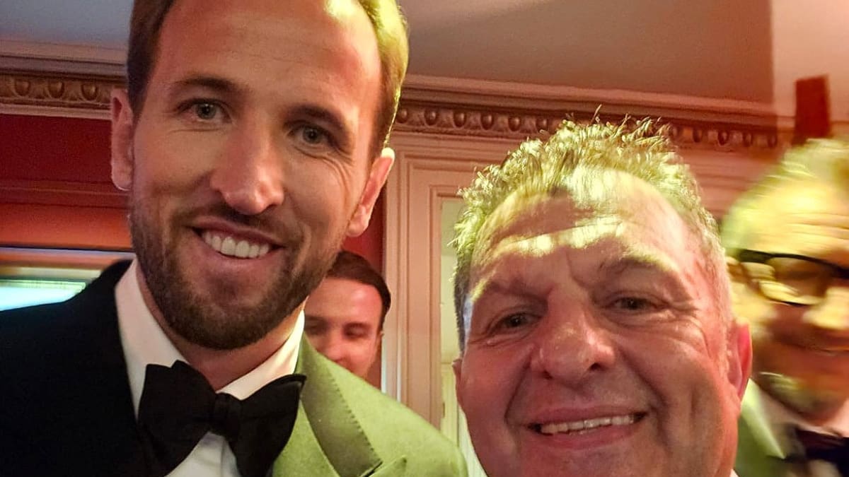Aníbal Mosa revela anécdota con Harry Kane en el Balón de Oro: “Me quedó mirando como no entendiendo mucho”