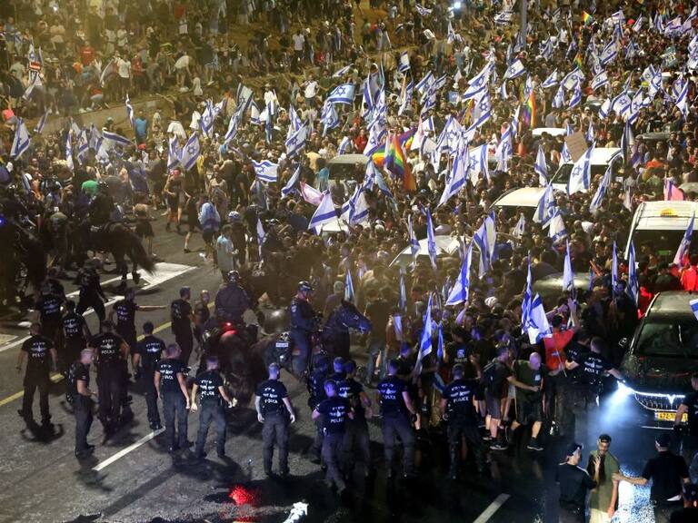 La policía de Israel reprime a manifestantes que rechazan la reforma judicial