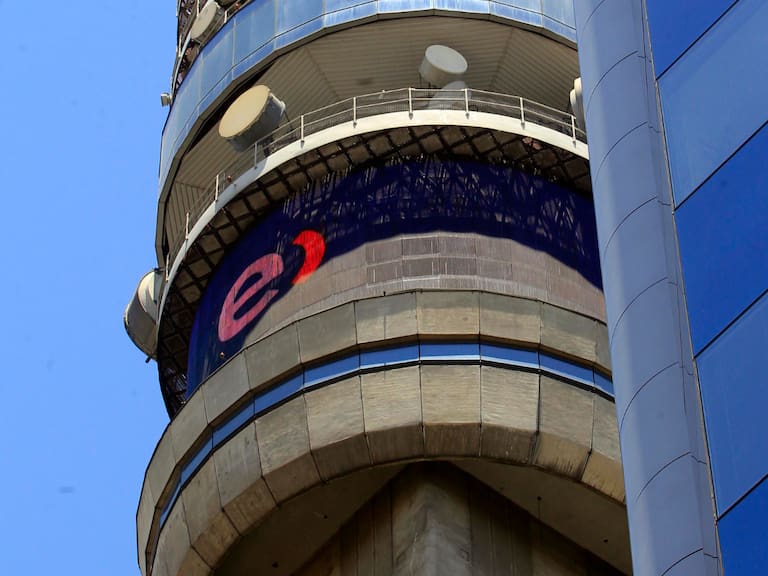 Empresa nacional de telecomunicaciones tendrá que pagar millonaria indemnización a excliente tras grave falta