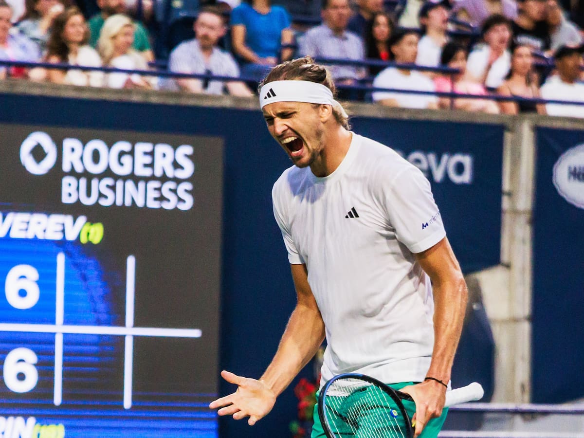 Alexander Zverev vive incómodo momento con un fanático en el Masters de Toronto: tenista respondió con este gesto