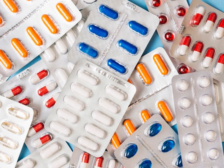 Farmacia online vende todos sus medicamentos al costo por una suscripción mensual