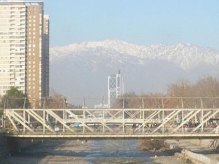 Gobierno se compromete a recuperar y remodelar el emblemático Puente de Los Carros